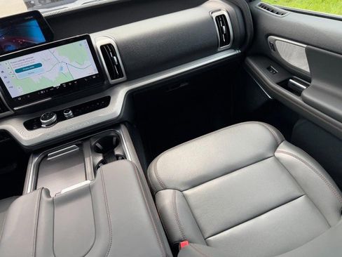 Used 2025 Ford Expedition Max Active RWD image 16