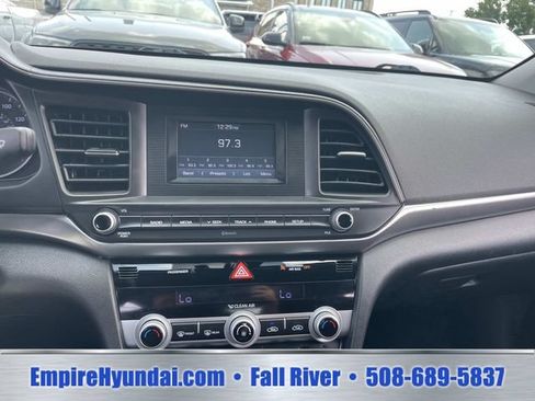 Used 2020 Hyundai Elantra SE w/ Cargo Package (C1) FWD image 19
