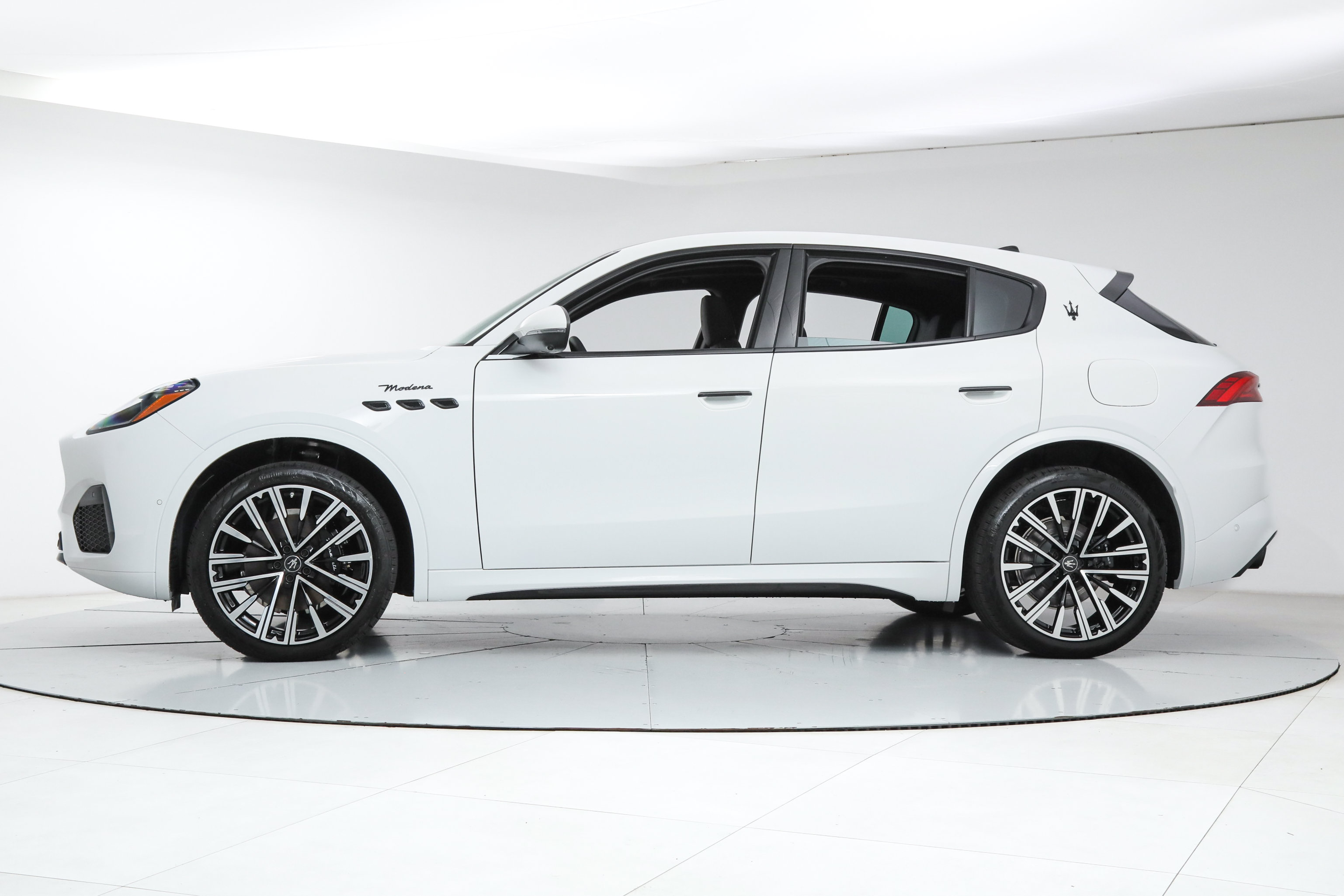 New 2025 Maserati Grecale Modena AWD/4WD image 2