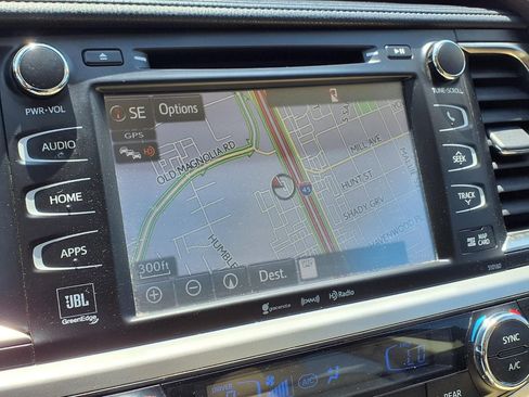Used 2016 Toyota Highlander Limited FWD image 11