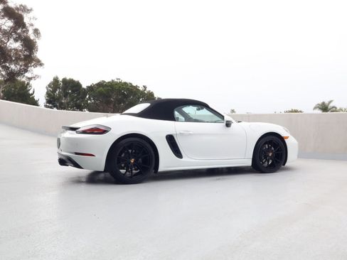 Certified 2022 Porsche 718 Boxster RWD image 9