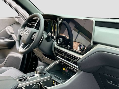 Used 2025 Lexus TX 350 AWD image 5