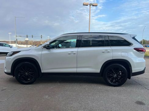 Used 2019 Toyota Highlander SE image 5