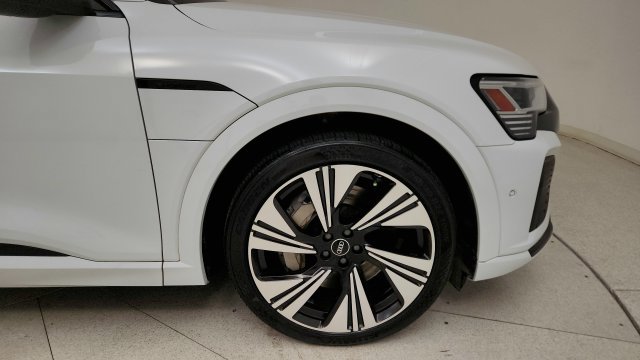 Used 2024 Audi Q8 e-tron Prestige w/ Prestige Package AWD/4WD image 21