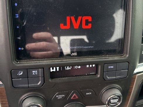 Used 2018 RAM 1500 Laramie w/ Convenience Group image 9