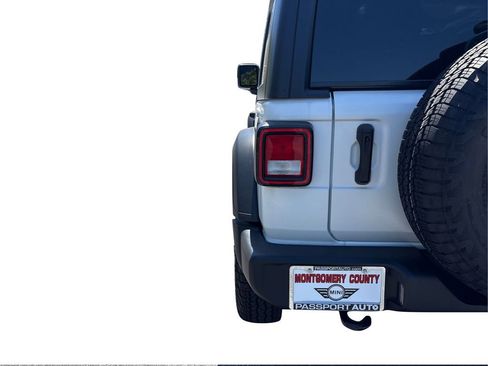 Used 2025 Jeep Wrangler Sport AWD/4WD image 30