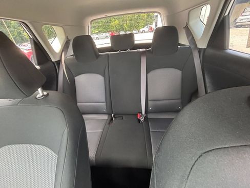 Used 2025 Kia Soul LX w/ LX Technology Package FWD image 33