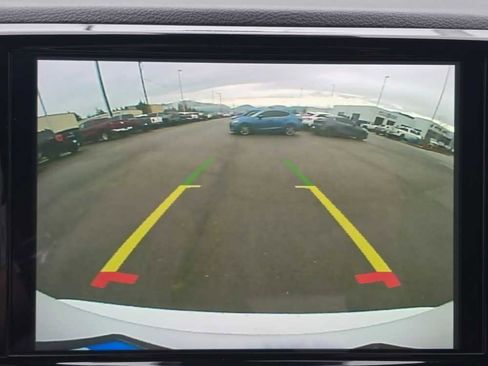 Used 2023 Chrysler Pacifica Limited image 20