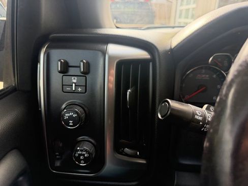Used 2018 Chevrolet Silverado 1500 LT w/ All Star Edition image 3