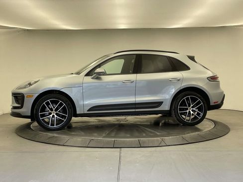 Used 2022 Porsche Macan image 2