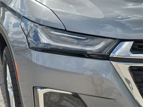 Used 2023 Chevrolet Traverse LS image 7