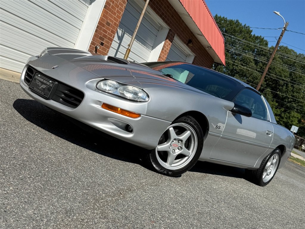 Used 1999 Chevrolet Camaro Z28 w/ SS Performance/Appearance Pkg RWD image 4