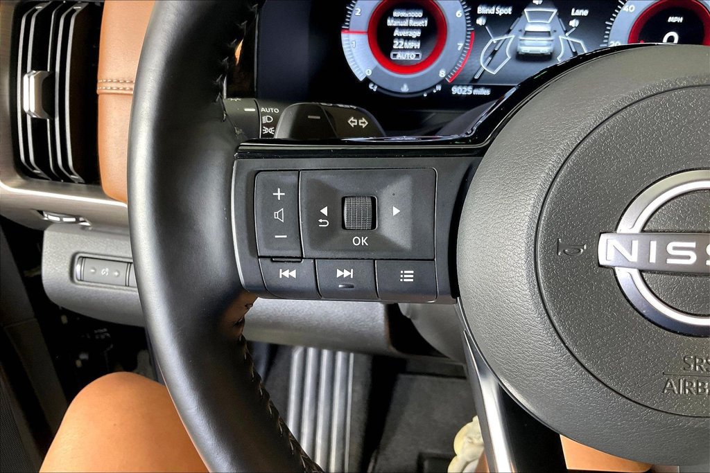 Used 2025 Nissan Pathfinder Platinum w/ Cargo Package AWD/4WD image 23