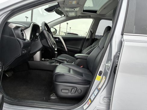 Used 2018 Toyota RAV4 Limited image 18