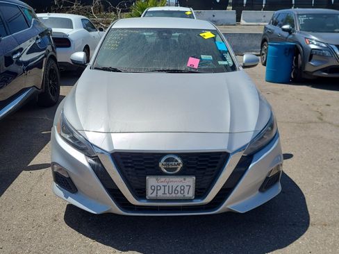 Used 2021 Nissan Altima 2.5 SV FWD image 2