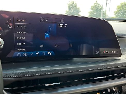 Used 2025 Cadillac XT4 Premium Luxury AWD/4WD image 17