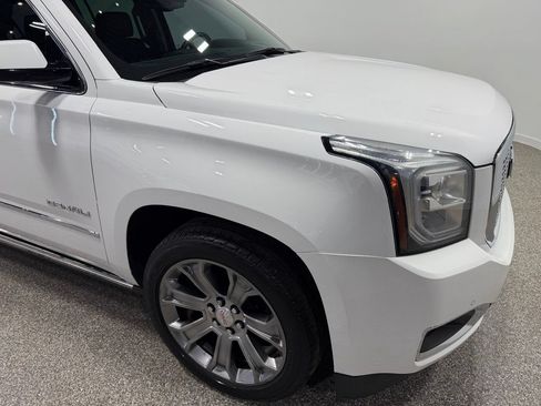 Used 2015 GMC Yukon XL Denali w/ Touring Package AWD/4WD image 17