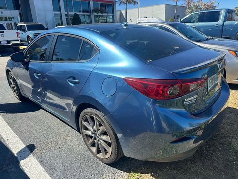 Used 2018 MAZDA MAZDA3 Touring image 5