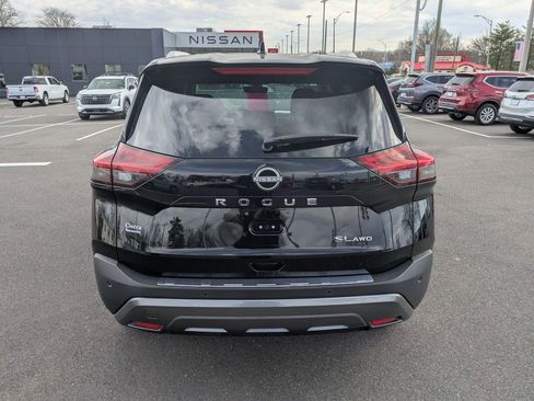 Used 2023 Nissan Rogue SL w/ SL Premium Package image 6