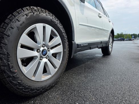 Used 2015 Subaru Outback 2.5i Premium AWD/4WD image 19