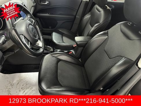 Used 2019 Jeep Compass Latitude FWD image 9