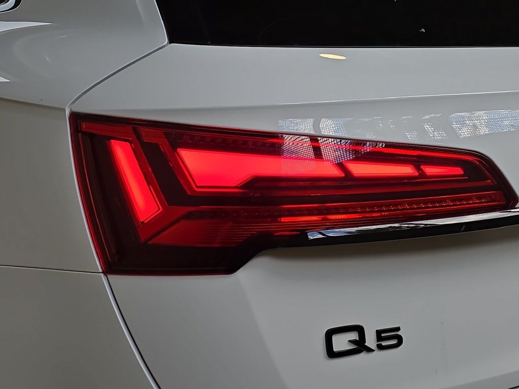 Certified 2024 Audi Q5 e Premium Plus w/ Premium Plus Package AWD/4WD image 32