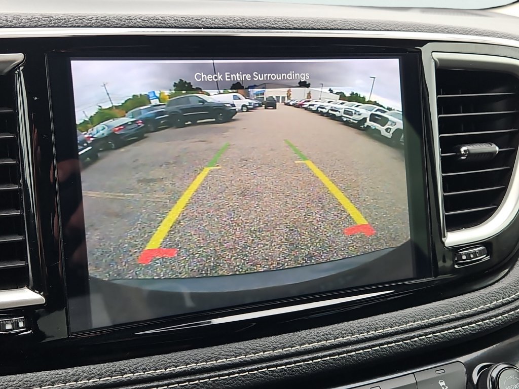 Used 2024 Chrysler Pacifica Limited FWD image 15
