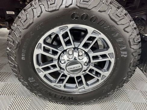 Used 2023 Ford F350 Lariat w/ Chrome Package AWD/4WD image 9