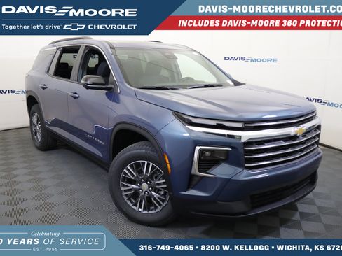 New 2026 Chevrolet Traverse LT w/ Driver Confidence Package FWD image 1