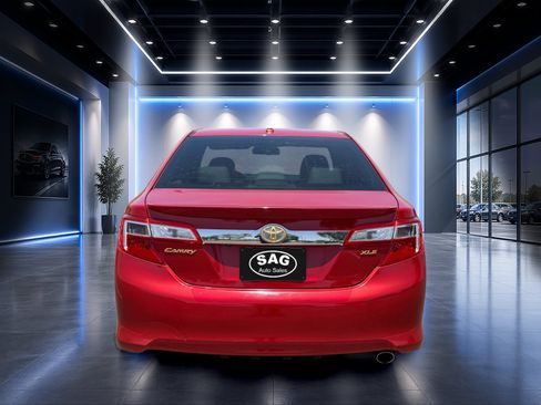 Used 2012 Toyota Camry XLE w/ Leather Pkg FWD image 6