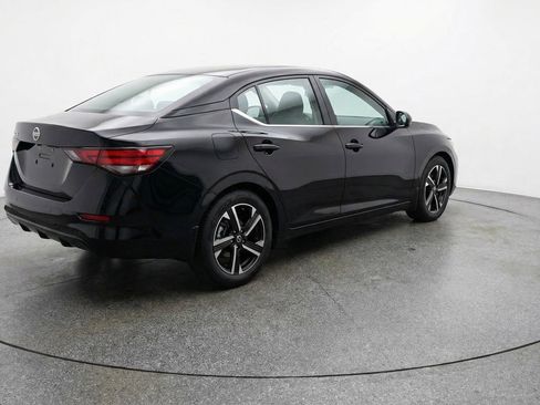 Used 2025 Nissan Sentra SV FWD image 9