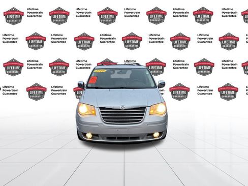 Used 2010 Chrysler Town & Country Touring Plus w/ Premium Group image 10