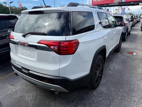 Used 2023 GMC Acadia SLT AWD/4WD image 3