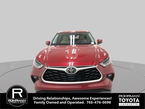Used 2021 Toyota Highlander XLE AWD/4WD image 11