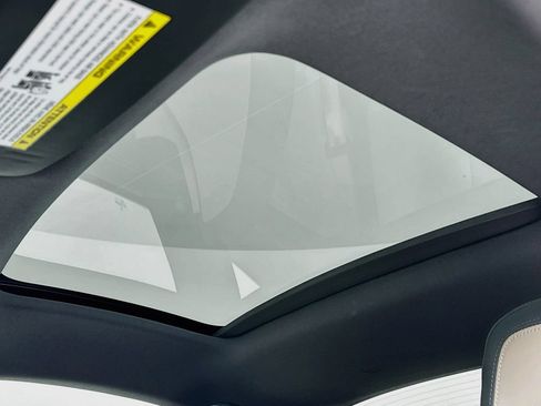 Certified 2025 Porsche 911 Carrera RWD image 23