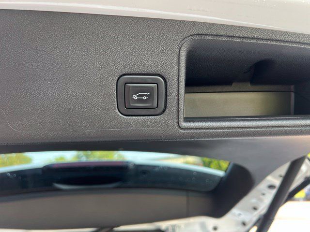 Used 2022 GMC Terrain AT4 AWD/4WD image 16