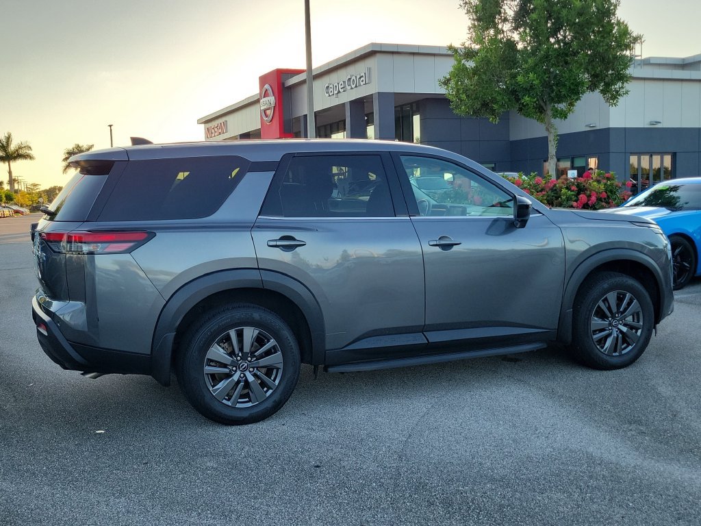Used 2024 Nissan Pathfinder S FWD image 27