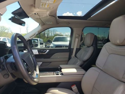 Used 2024 Lincoln Navigator Reserve AWD/4WD image 11