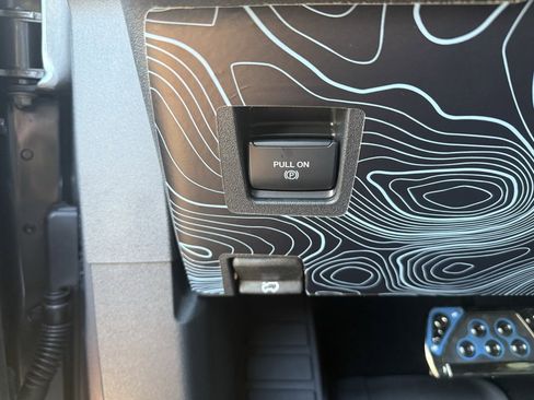 Used 2024 Ford Bronco Outer Banks image 17