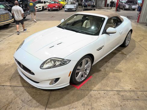 Used 2014 Jaguar XKR R RWD image 29