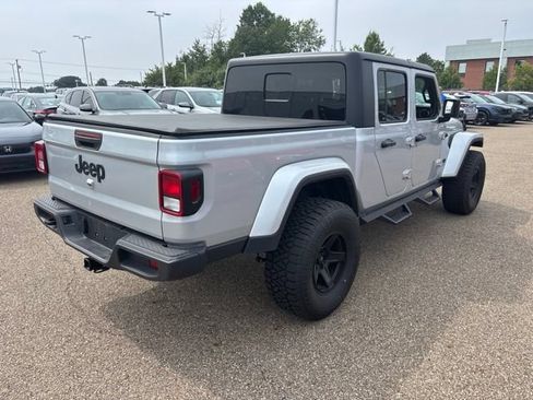 Used 2022 Jeep Gladiator Sport AWD/4WD image 3