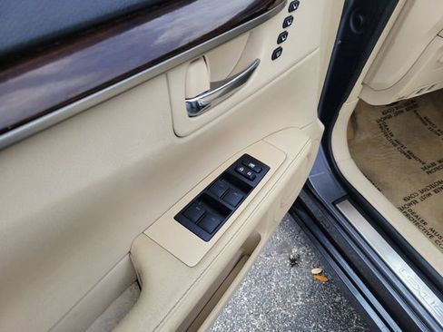 Used 2014 Lexus ES 350 w/ Luxury Package image 8