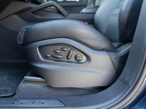 Used 2025 Porsche Cayenne GTS image 29