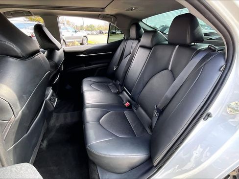 Used 2022 Toyota Camry XSE image 18