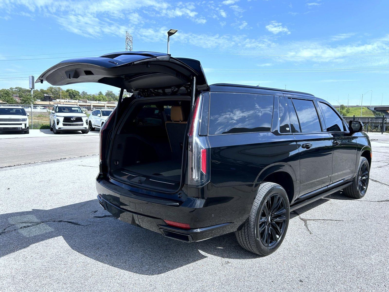 Certified 2024 Cadillac Escalade ESV Sport w/ Touring Package AWD/4WD image 23