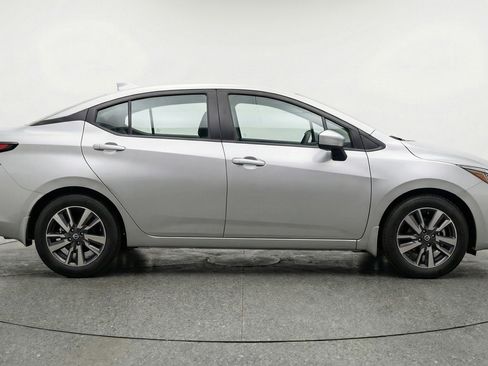 Used 2025 Nissan Versa SV image 11