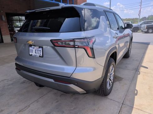 Used 2025 Chevrolet Equinox LT w/ Convenience Package II AWD/4WD image 8
