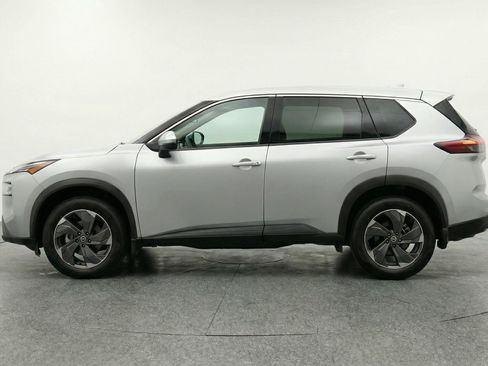 Used 2025 Nissan Rogue SV image 5