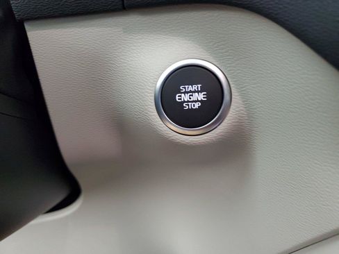 Certified 2026 Volvo XC40 B5 Plus w/ Climate Package AWD/4WD image 34