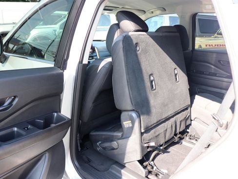 Used 2025 Nissan Pathfinder SV AWD/4WD image 26